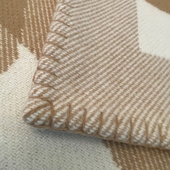 Ralph Lauren Stadium Jacquard Throw Blanket 54x72 Camel Tan Beige Soft - Picture 4 of 9